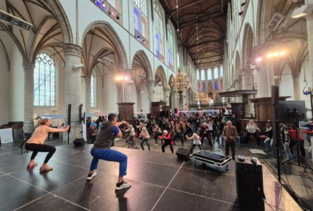 Vitaliteitsmarkt XXL in Grote Kerk: geslaagde dag voor ouderen