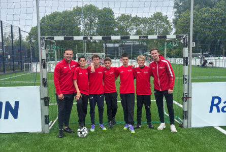 Team Alkmaar Sport jaagt op landelijke straatvoetbaltitel tijdens FC Straat League in Rotterdam 